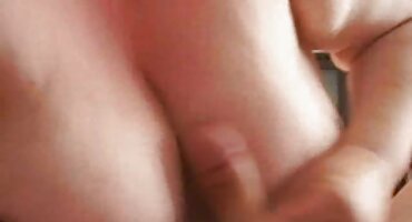 clip sex tự quay trung quốc Milf với tits silicone tham gia quan hệ tình dục của con gái riêng và bạn sex thư kỳ trai của cô.